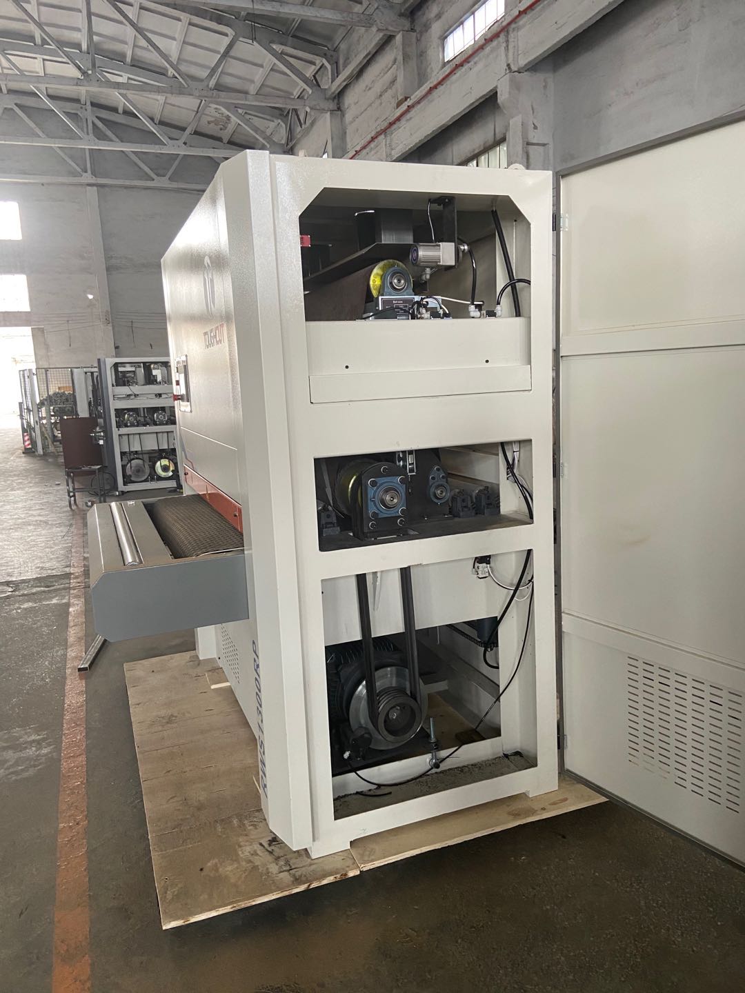 ToughCut 1300mm Single Wide Belt Sander With Platen PLATINUM 1300SBP