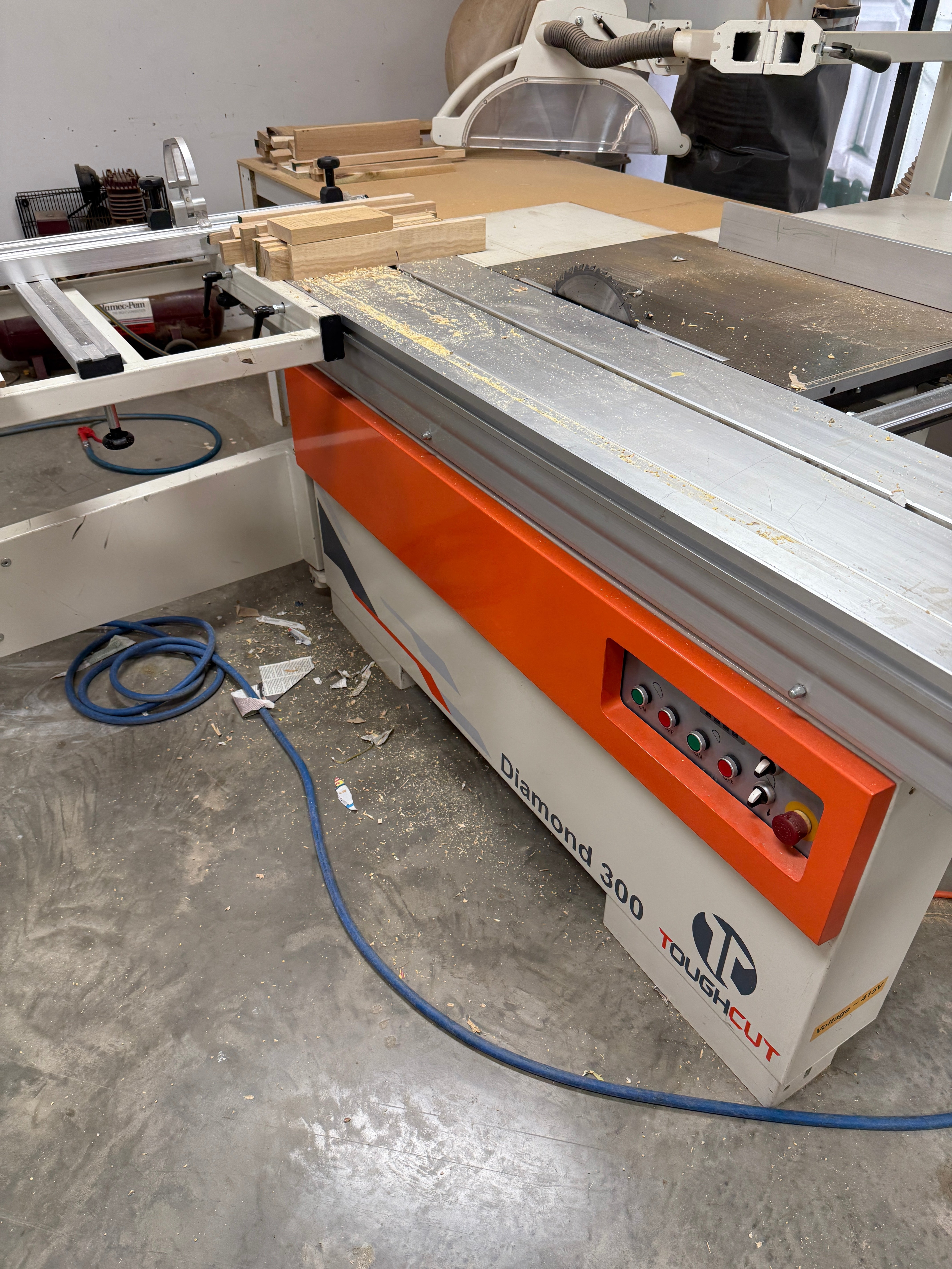 ToughCut 315mm (12") 3HP 2.6m Sliding Table Automatic Rise / Fall & Tilt Panel Saw 240V Diamond 300